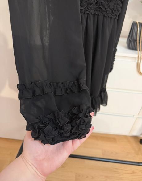 Čierne šifónové šaty s volánmi - elegantné, 34 / xs