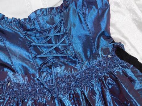 Pekny kvalitny dirndl kroj, 38