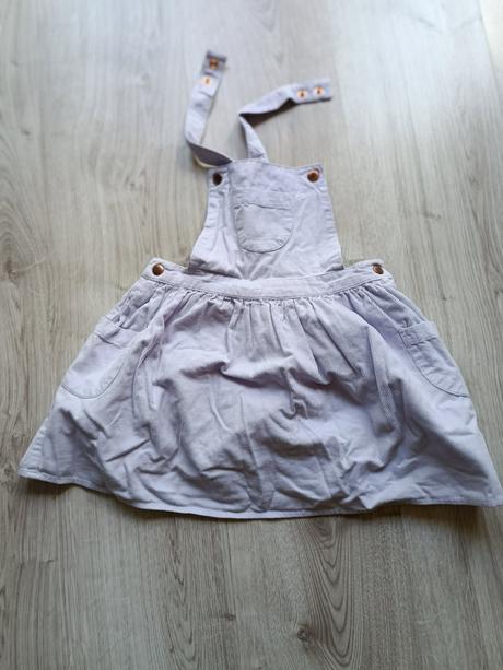 Menčestrové šaty, tu,98