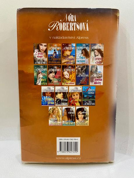 Kniha- kouzla osudu- nora robertsová, 