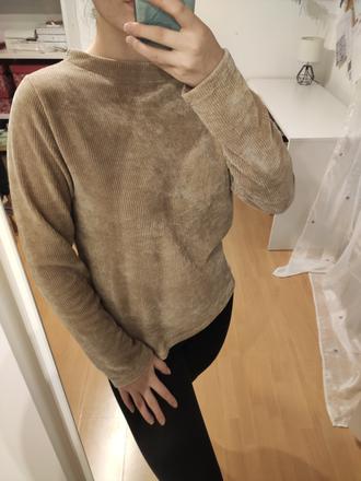 Béžový jemný sveter, m