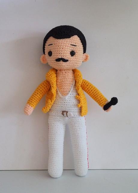 Háčkovaný freddie mercury - 10 cm, 19 cm, 33 cm,