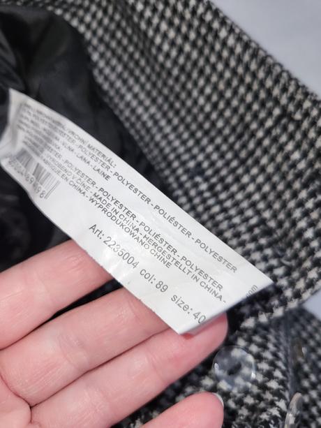 Károvana sukňa, gate,40