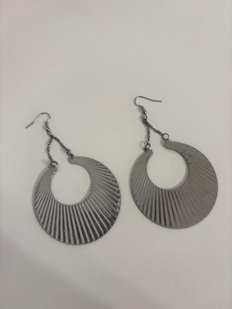 Ružové náušnice, 