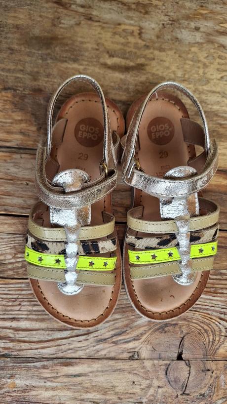 Kožené sandále, 29