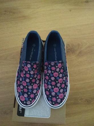 Prezuvky, papuče, baťa,33