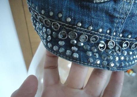 Rifľová sexi vestička s vybíjancami v boho style, bershka,s