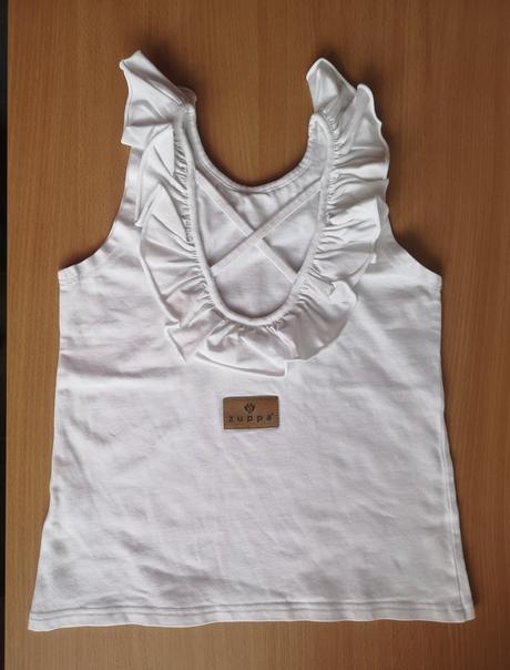 Biely slim top s volánom a prekrížením zn. zuppa, 140