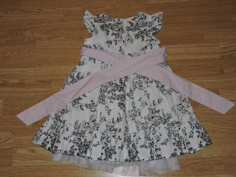 Sviatočné šaty, 116