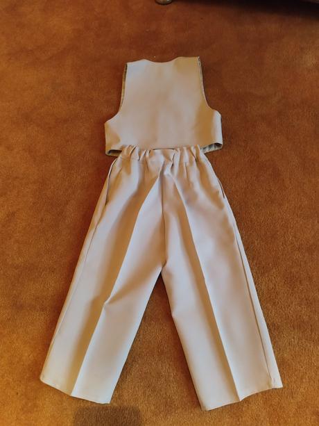 Nohavice a vesta 98 s poštou, 98