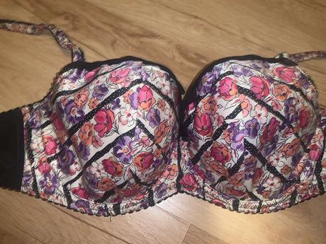 Podprsenka, marks & spencer,80e