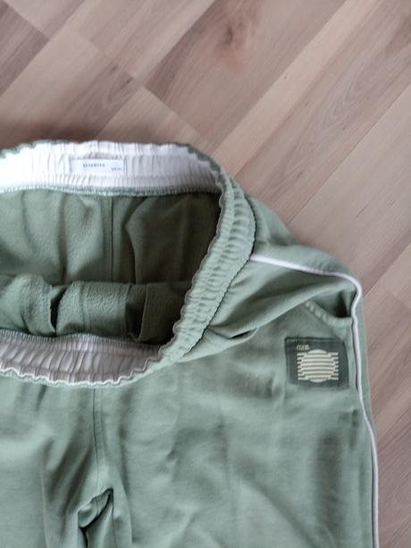 Hrubšie tepláky 164, reserved,164