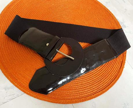 Elastický hrubý opasok,