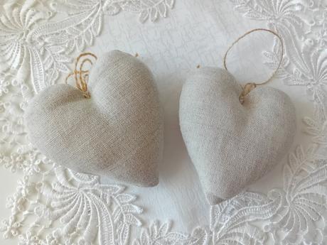 Látkové závesné srdiečka 11cm x 11cm, 