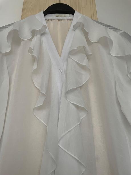 Biela volankova bluzka, m