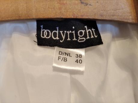 Biele rifľové sako, 36