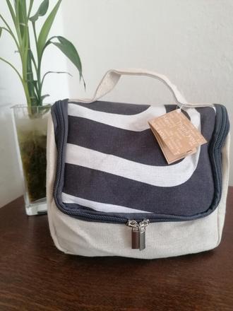 Kozmetická taštička,