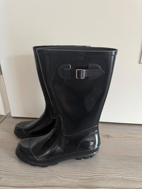 Next gumáky, next,37