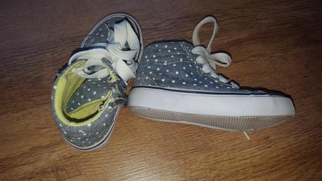 Tenisky, reserved,25