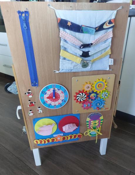 Uciaca veza a montessori tabula v 2v1,