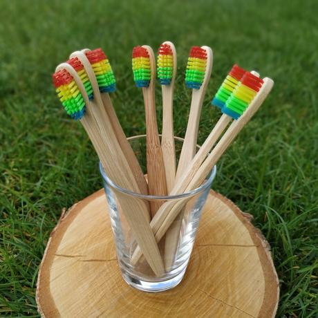 Bambusová zubná kefka s menom, 