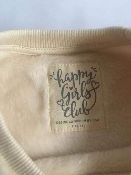 Teplý, jemný pulovrik so srnkou v. 110, c&a,110