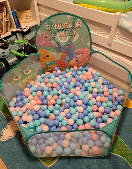 Suchý bazén s loptickami,gulickami, 