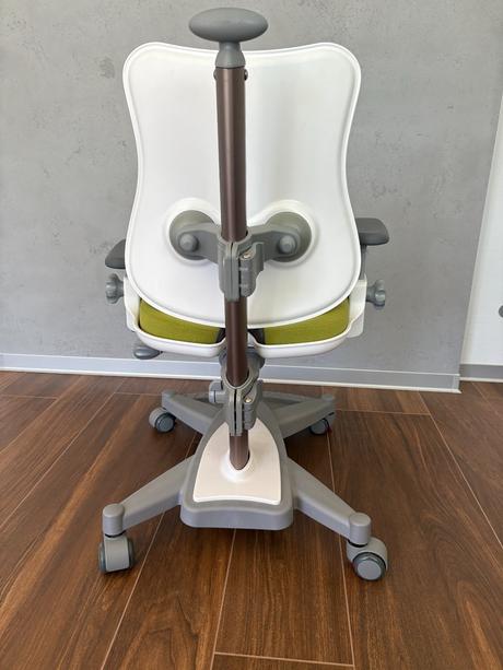 Rastúci stôl a stolička, 