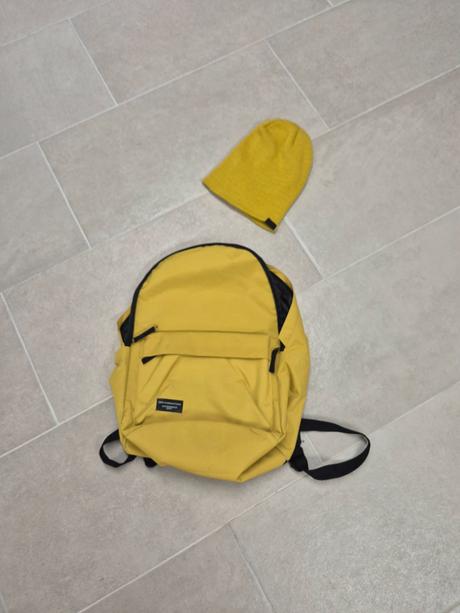 Ruksak a čiapka zdarma, sinsay