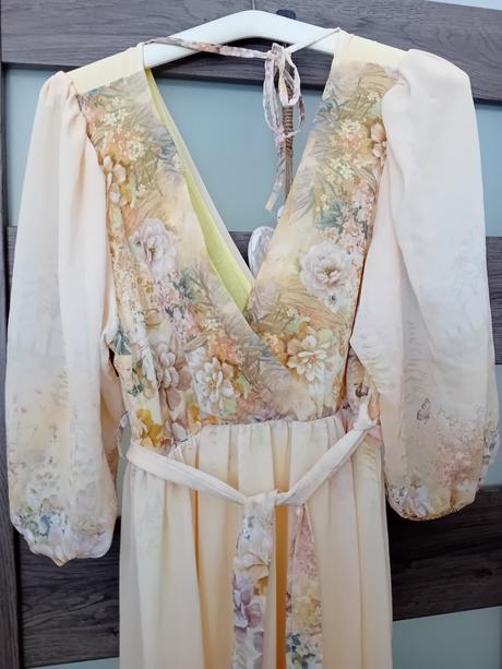 Žlté spoločenské šaty, m