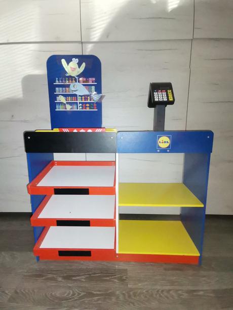 Drevený obchod pre deti, 