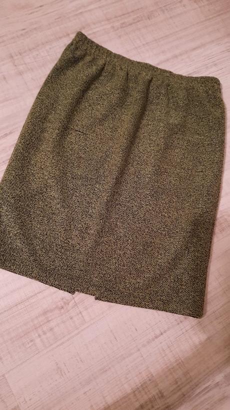 Jesennà podšità sukňa, m