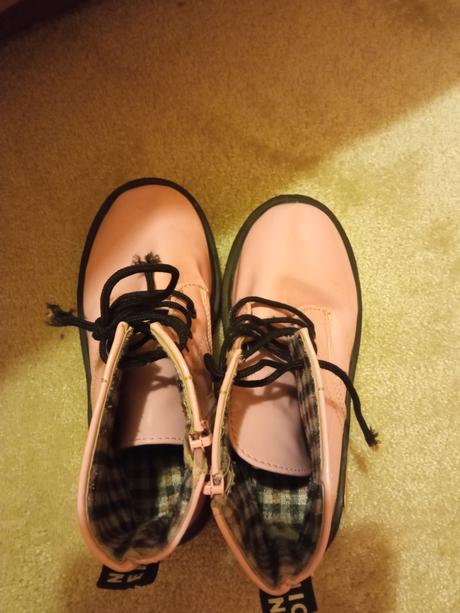 Prechodné členkové lakované čižmy aj do dazda, 31