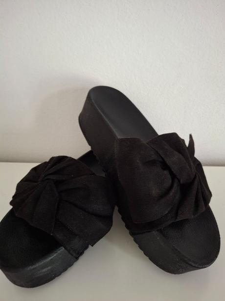 Čierne semišové šlapky pohodlné top, deichmann,38