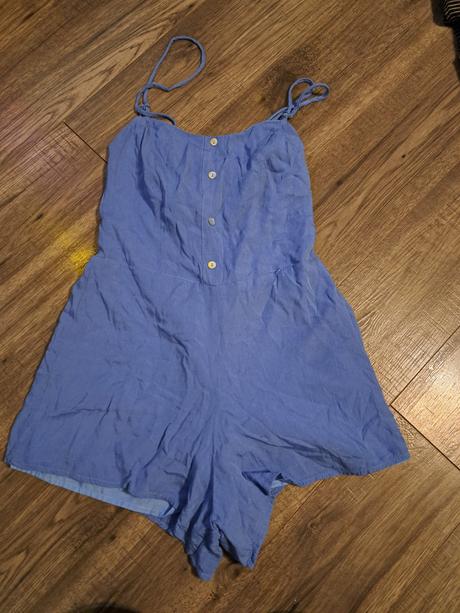 Krasny overal, gate,s