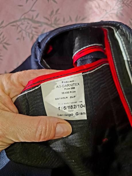 Pánsky oblek 1x použitý na stužkovú, xl