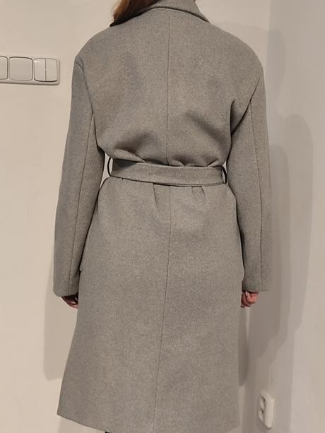 Kabát s opaskom., pull&bear,s