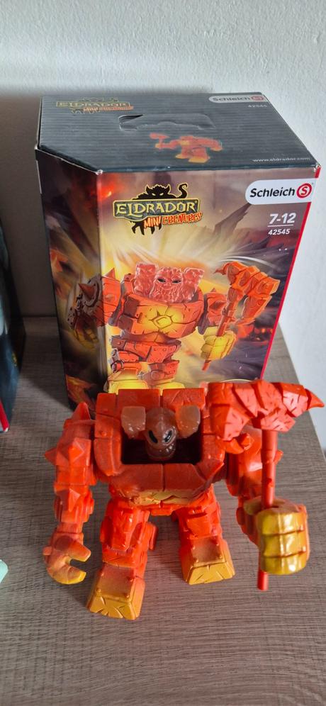 Ľadový a lávový robot eldrador mini creatures,