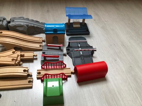 Drevená ikea vlaková dráha, 