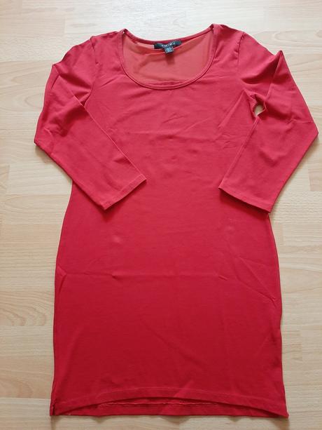 Červené šaty, amisu,38