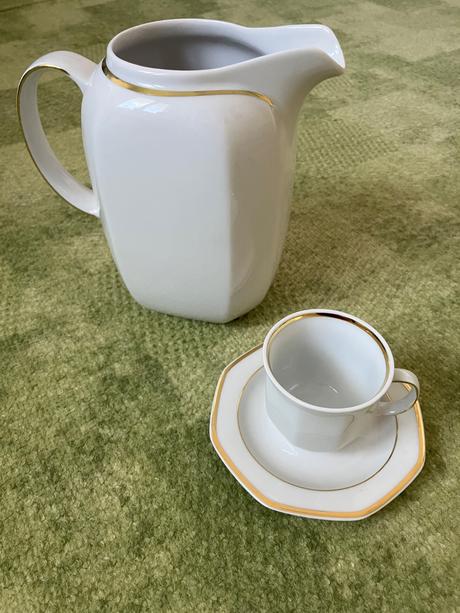 Porcelanovy kavovy set 6x salka a kanvica, 