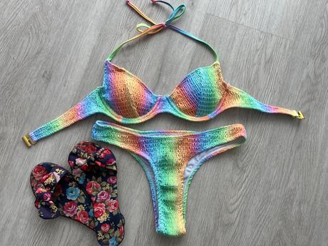 Farebne vystuzene plavky, s / xs