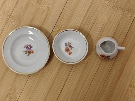 Vintage mini porcelán pre bábiky georgína 3ks 70.r,