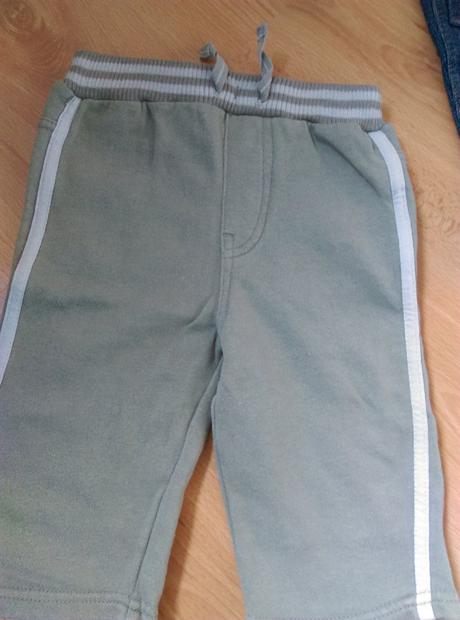 2x tepláčky na 6 - 9 mes., aj dlhšie, cherokee,74