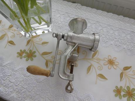 Mlynček na maso-made in čechoslovákia---5 porkert, 