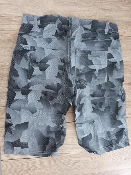 Šortky, chapter young,170