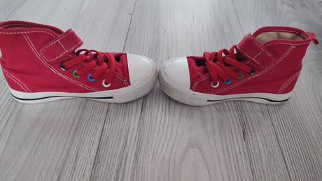 Topánky červené, 25