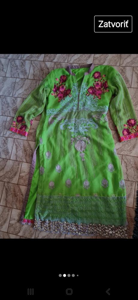 Orientálne farebné šaty, s