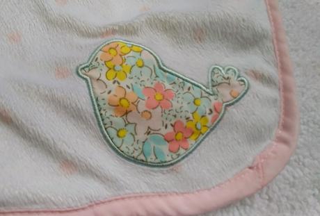 Ruzova biela vtacikova deka carters, 