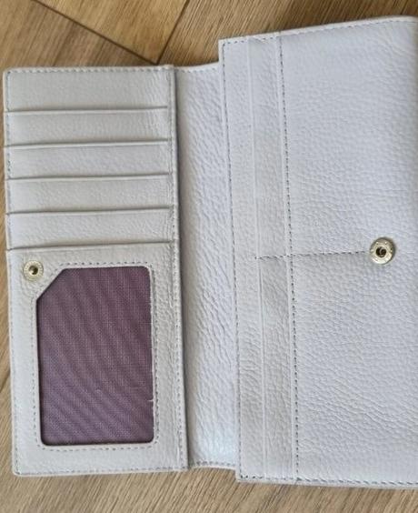 Kožená bledučkofialová peňaženka mohely, 